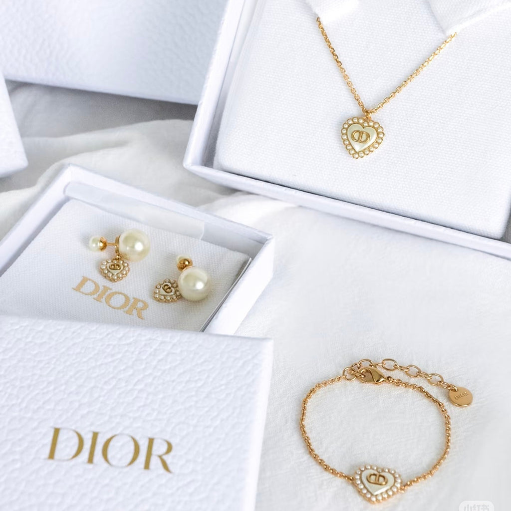 Dior Diamond Heart Necklace Bracelet Earrings